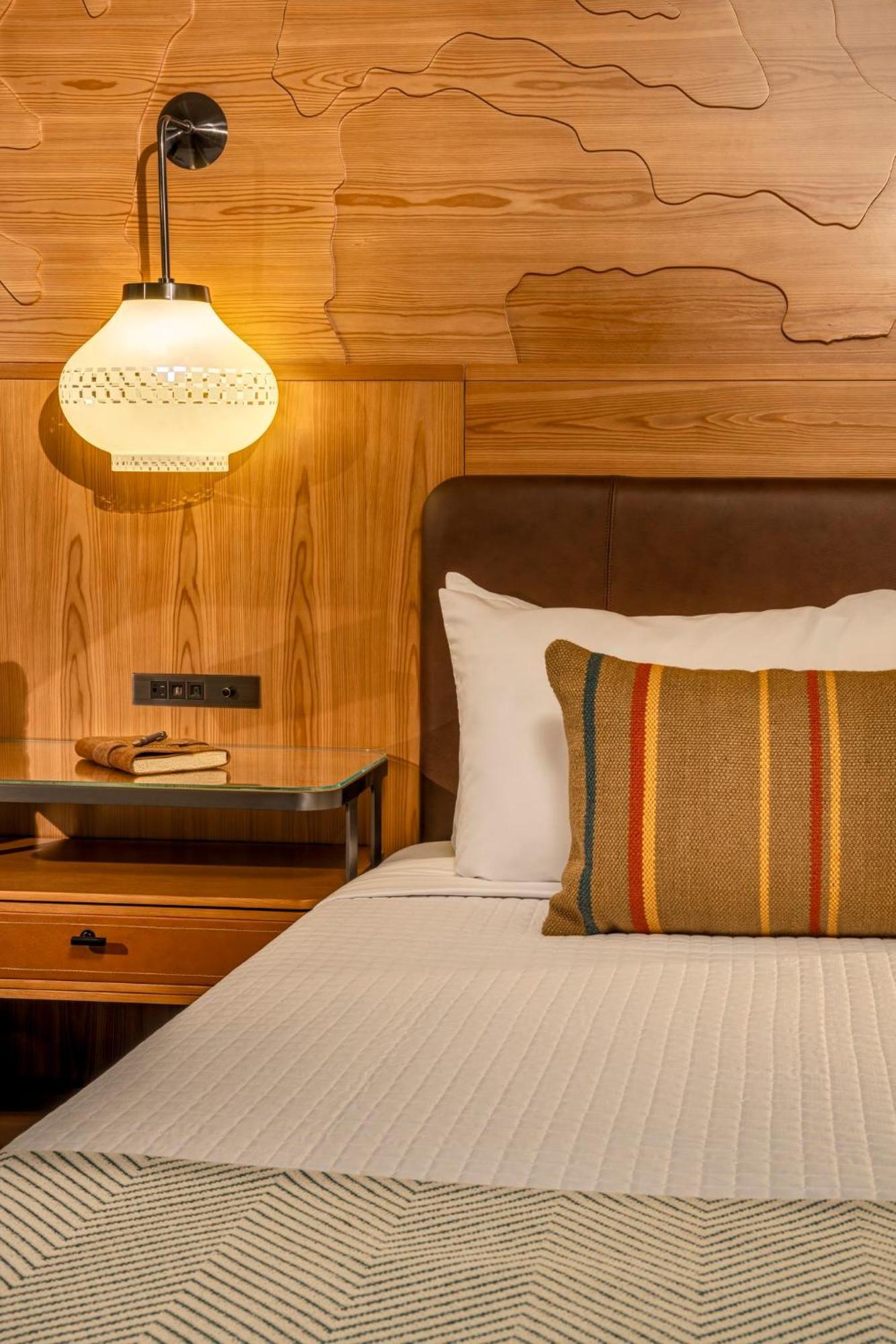 Aviator Hotel Anchorage Bagian luar foto