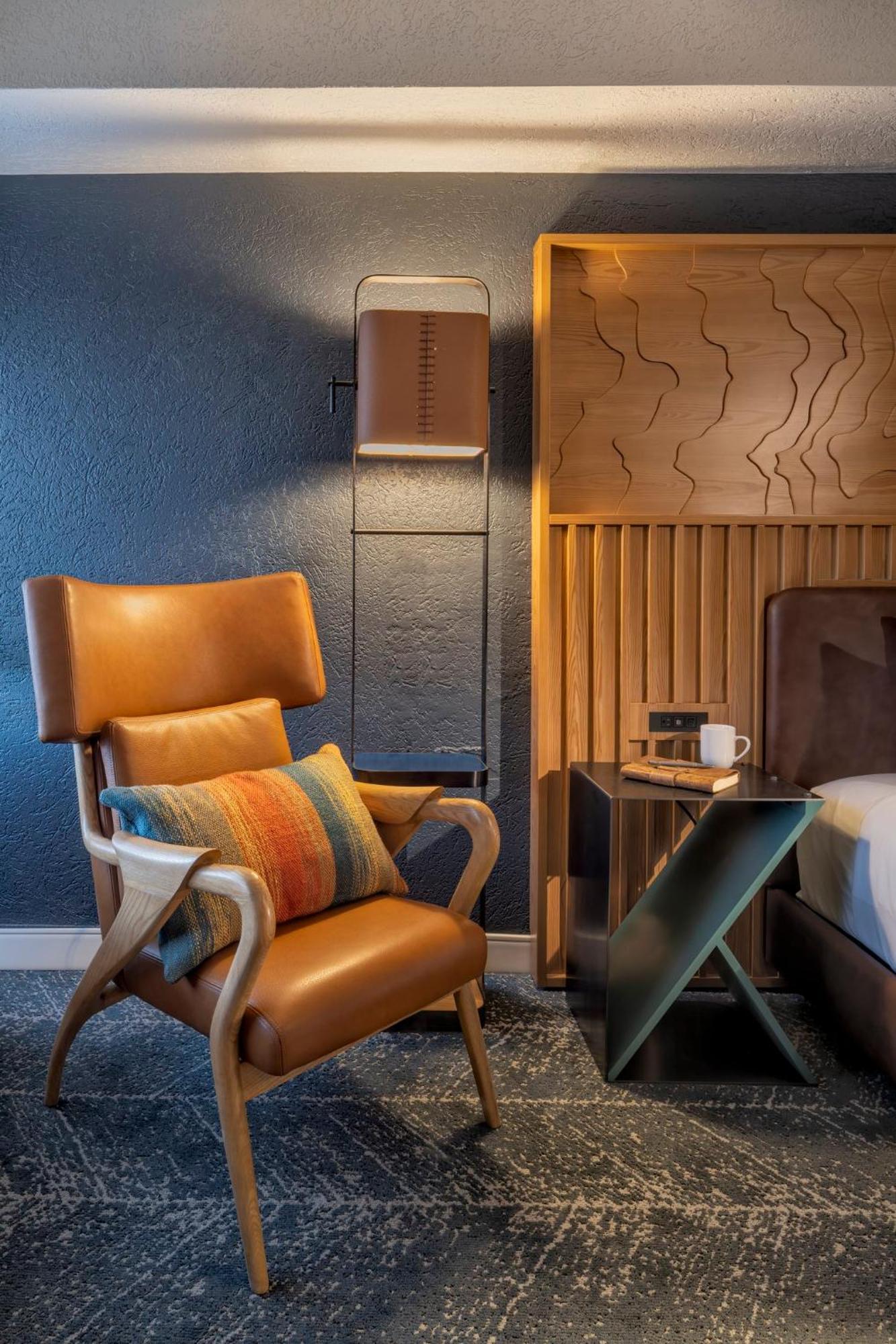 Aviator Hotel Anchorage Bagian luar foto