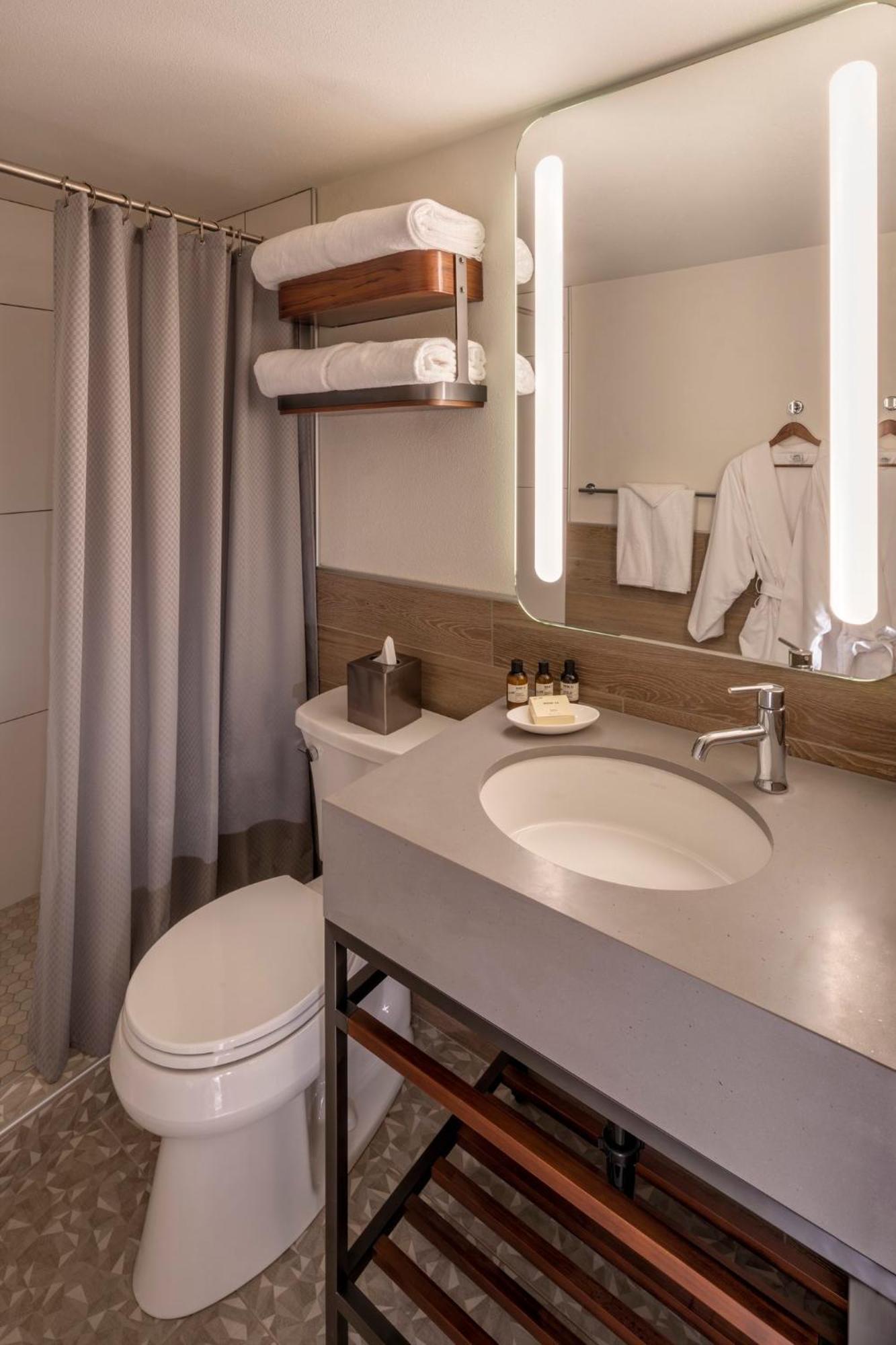 Aviator Hotel Anchorage Bagian luar foto